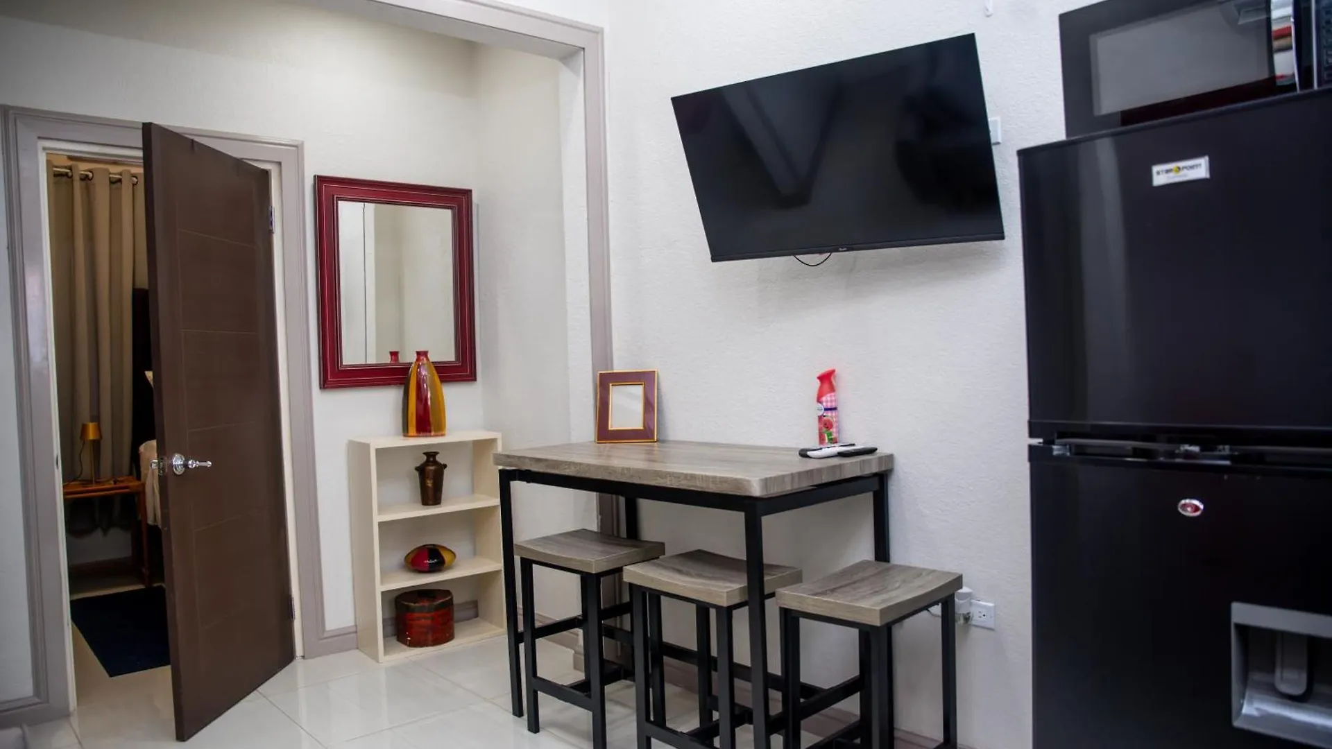 Top Bay Apartments - All 5 Units Montego Bay