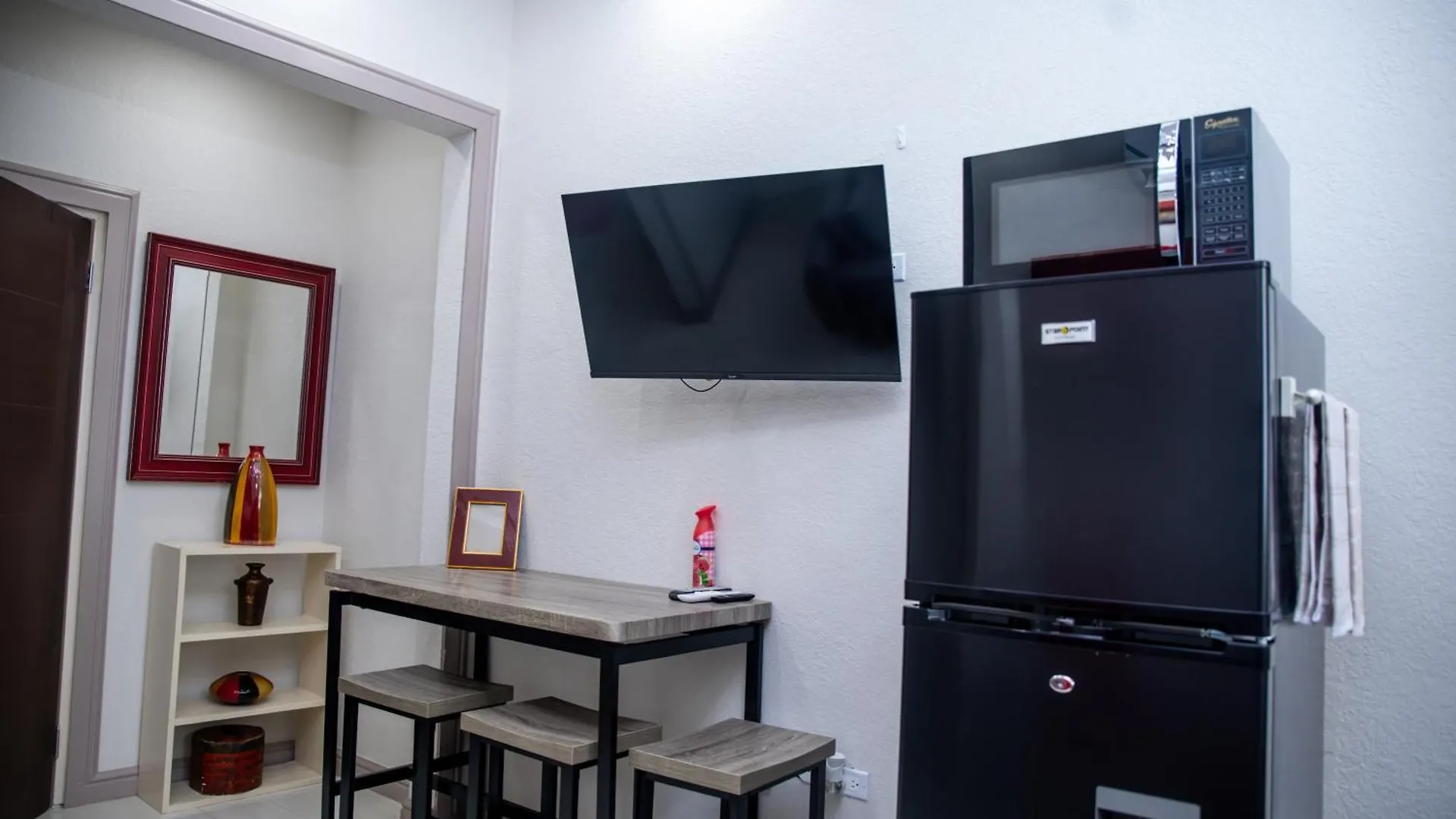 Top Bay Apartments - All 5 Units Montego Bay Jamaica